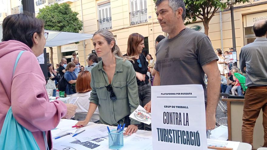 Las comunidades de vecinos de València se lanzan a modificar sus estatutos para evitar la invasión de apartamentos turísticos
