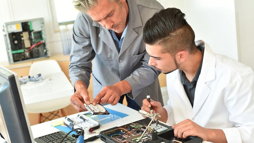 UGT Castilla-La Mancha ha asesorado a más de 1.500 personas en Formación Profesional para el Empleo y en el Procedimiento Acredita