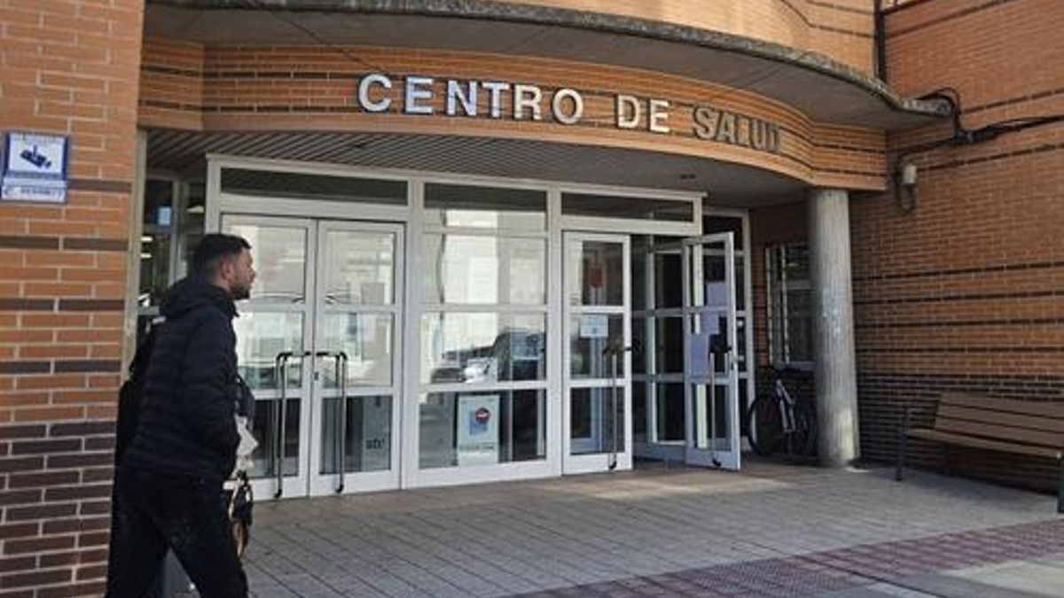 La alcaldesa de Beniel alerta que "la situación del centro de salud es insostenible" tras la dimisión de su coordinador