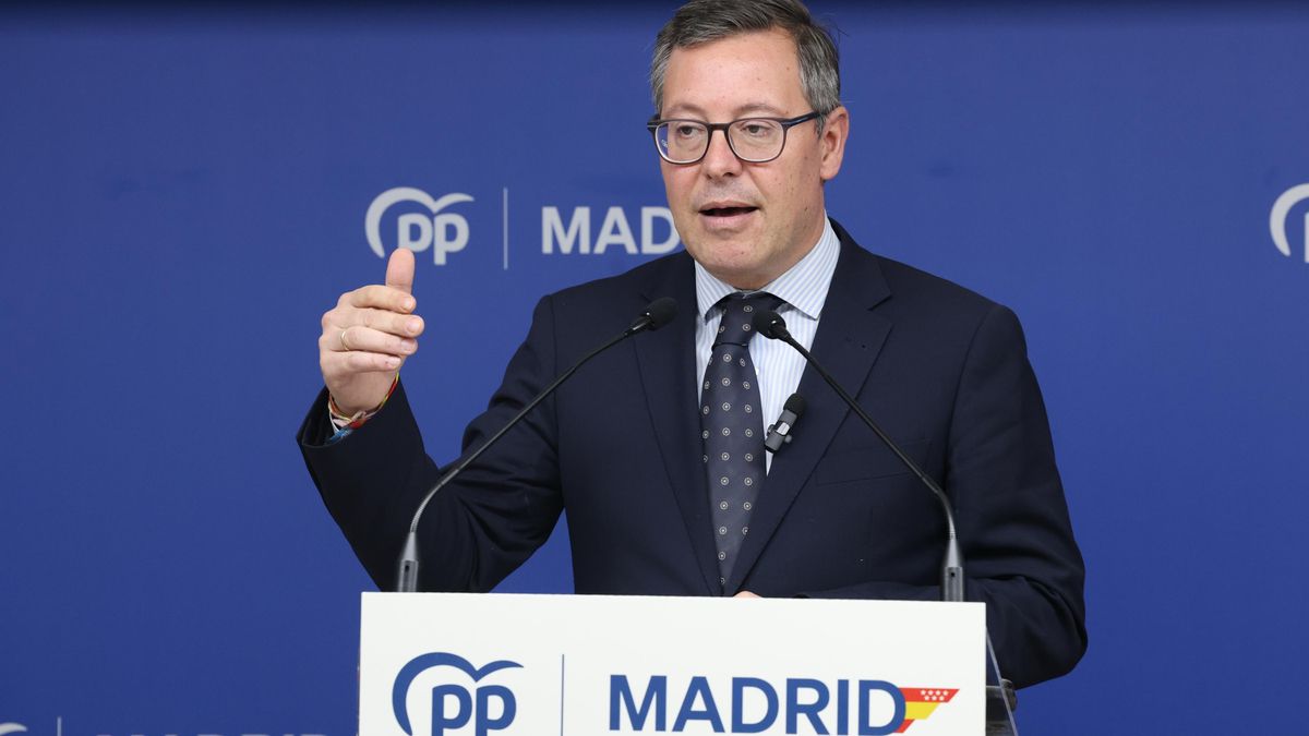 Archivo - El secretario general del PP de Madrid, Alfonso Serrano, ofrece declaraciones tras el Comité de Dirección del PP de Madrid, a 15 de enero de 2024, en Madrid (España).