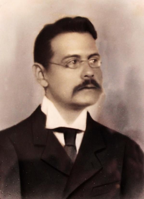 Siro González de las Casas.