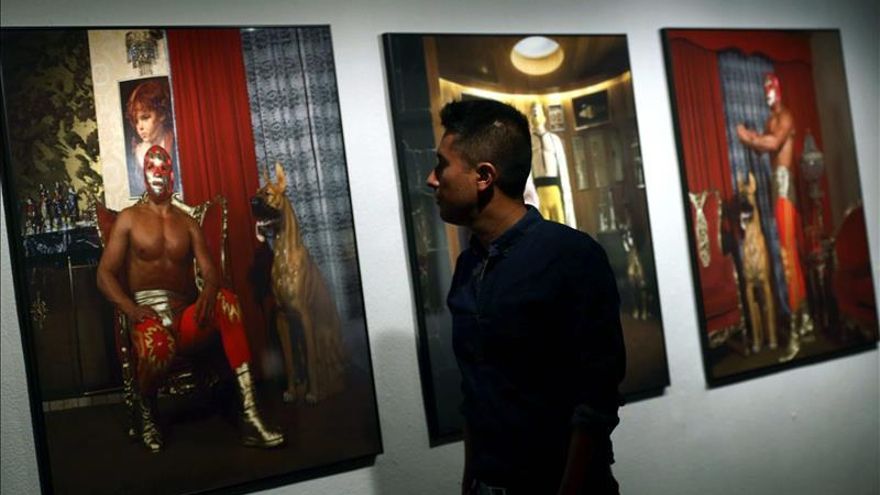 Lourdes Grobet exhibe sus fotos inéditas sobre la lucha libre mexicana