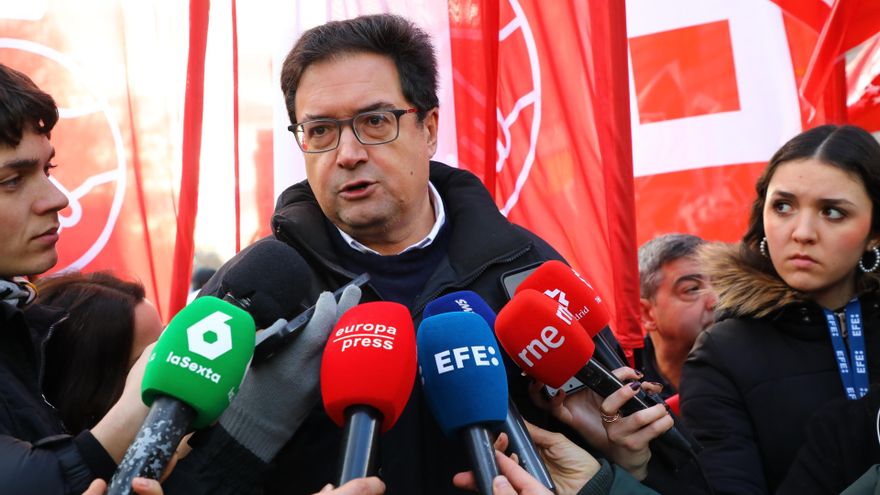 El ministro Óscar López elude retractarse de su acusación al fallecido Lambán pese al aluvión de críticas del PSOE aragonés