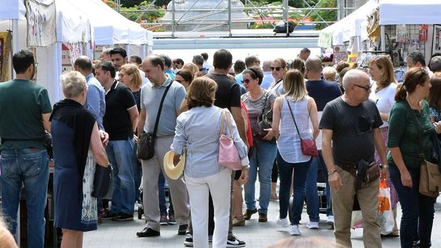 Feria artesana en la plaza de la Candelaria, este domingo
