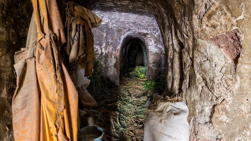 Estanque cueva en Madrelagua