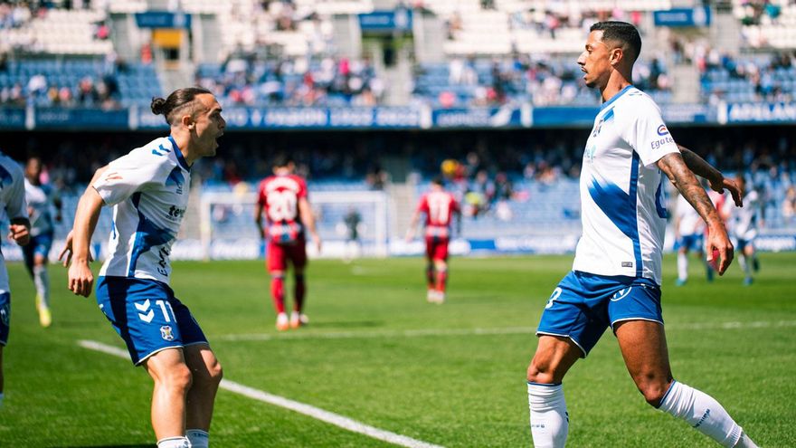 El Tenerife cierra el Carnaval con una victoria solvente