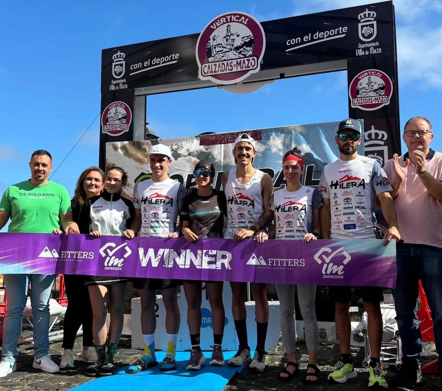 Raúl Rodríguez y Yennifer Camacho triunfan en la XI Vertical Calzadas de Mazo.