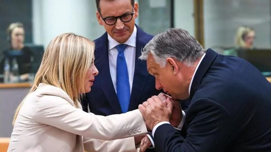 Comienza la ‘pesca’ de eurodiputados sin 'familia': los ultras aspiran a desbancar a los liberales como tercera fuerza de la Eurocámara