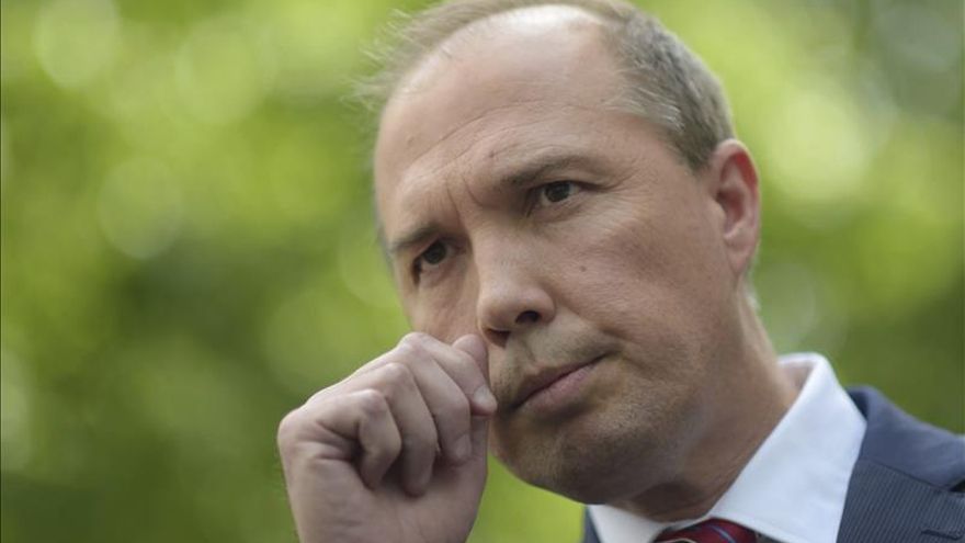 Armada Australiana intercepta un barco con inmigrantes en Océano Índico