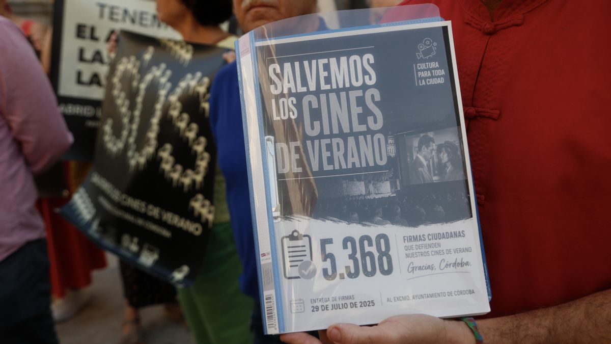 Presentación de más de 5000 firmas para mantener abiertos los cines de verano