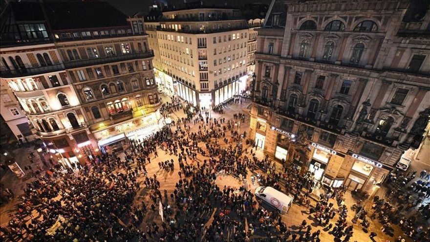 Al menos 35 detenidos en las protestas contra un baile ultraderechista en Viena