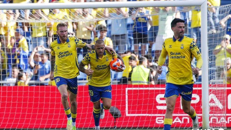 Las Palmas se complica la permanencia tras caer ante el Valencia