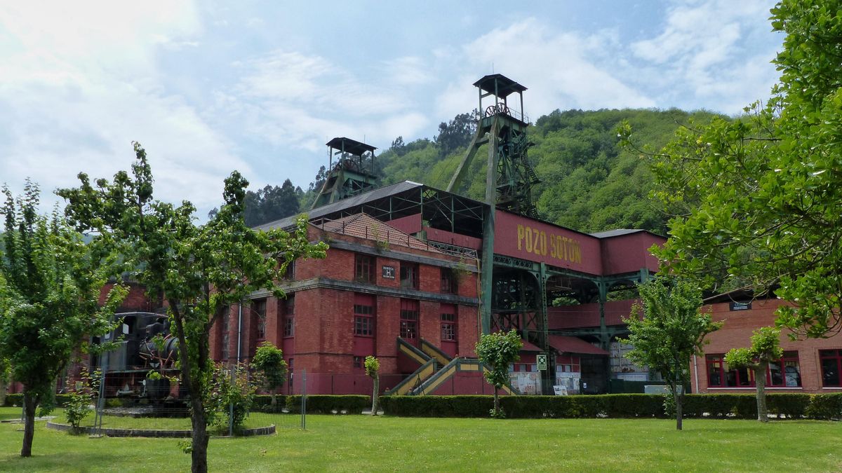 La Asturias minera e industrial que no muestran los influencers