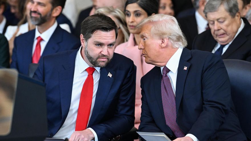 Trump dice que la visita de Vance a Groenlandia es para "convencerlos" de unirse a EE.UU.