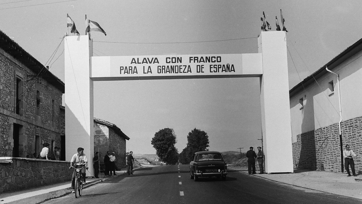 Uno de cada cuatro jóvenes vascos sostiene que Franco "trajo bienestar" a Euskadi, según el Deustobarómetro