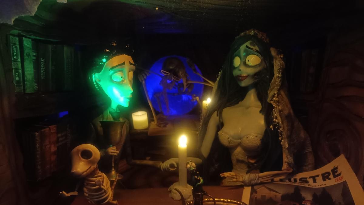Detalle de la sala dedicada a la película de Tim Burton 'La novia cadáver' en el Museo Munic de Carracedelo.