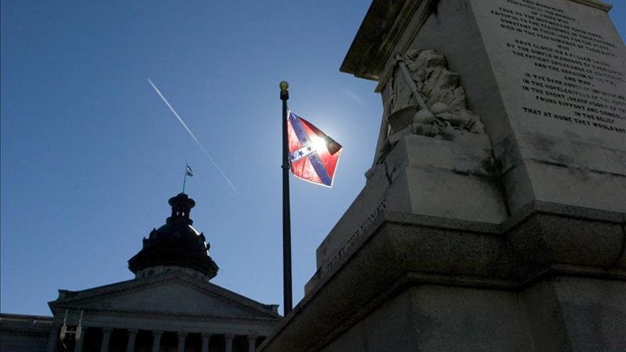 La gobernadora de Carolina del Sur (EE.UU.) pide retirar la bandera confederada