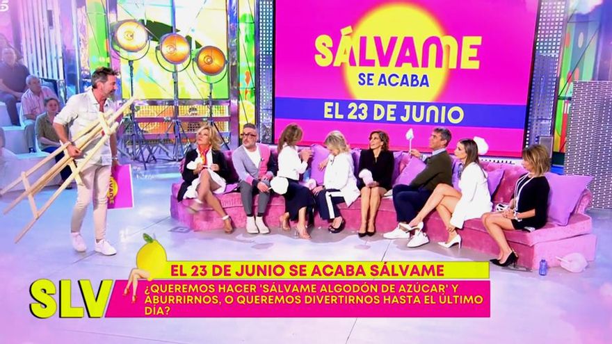 David Valldeperas entra en el plató de 'Sálvame Algodón de Azúcar'