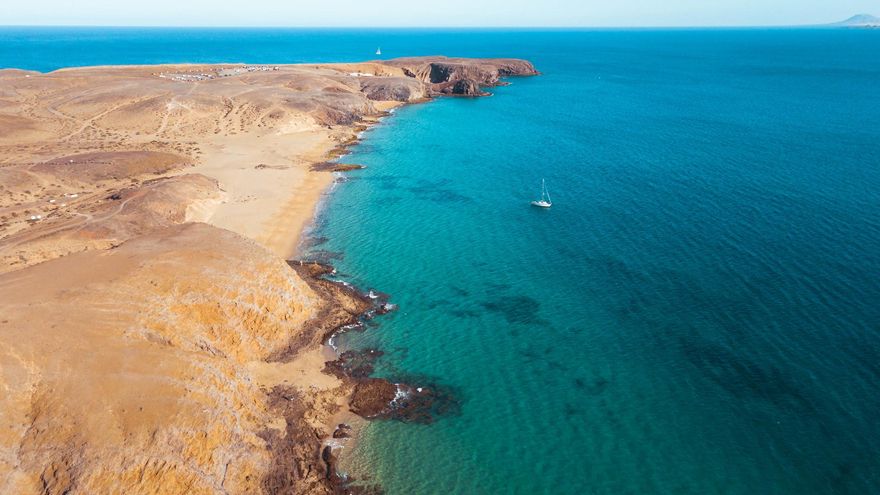Línea de costa sur de Lanzarote hasta la Punta del Papagayo.