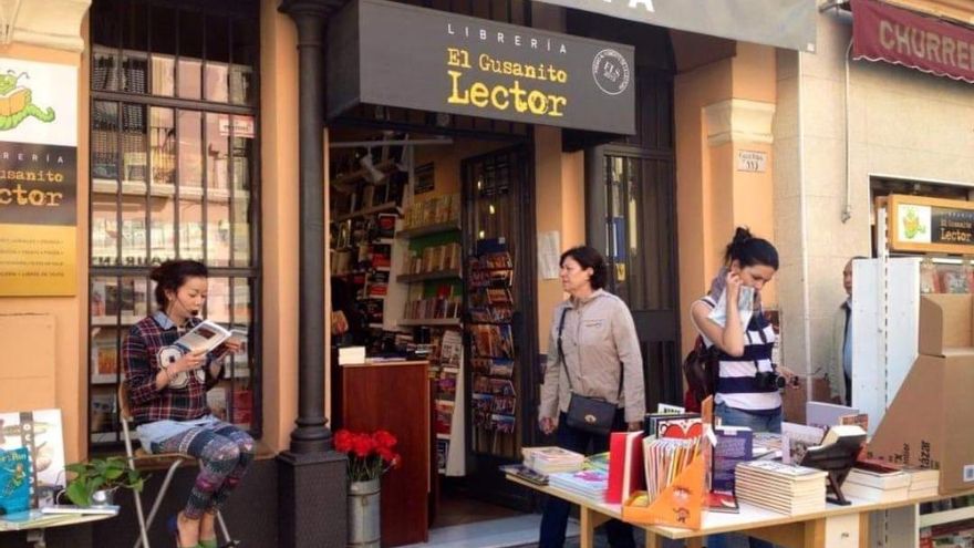 ¿Por qué han cerrado diez librerías sevillanas en 2023? Los afectados dan las claves