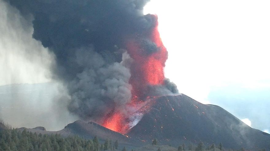 El volcán ha arrasado ya 866,1 hectáreas y ha destruido 2.185 edificaciones, según Copernicus