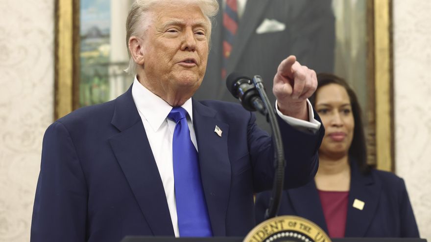 El presidente Trump dice que el alto el fuego propuesto por Putin "no suena a mucho, pero es mucho"