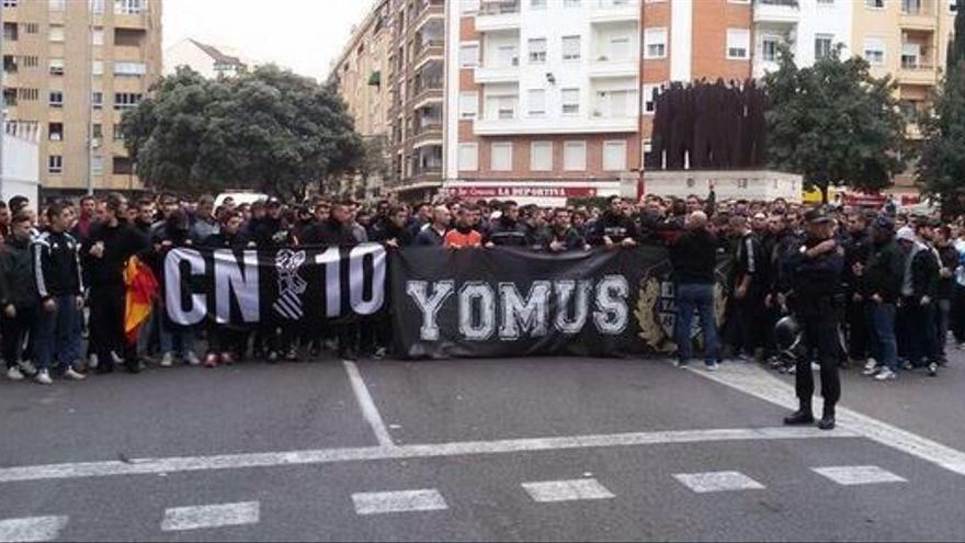 Los ultras de la 'Curva Nord' del Valencia CF anuncian su disolución ante el juicio por las agresiones del 9 d'Octubre