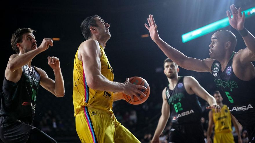 El Lenovo Tenerife decide antes del descanso ante el Darussafaka