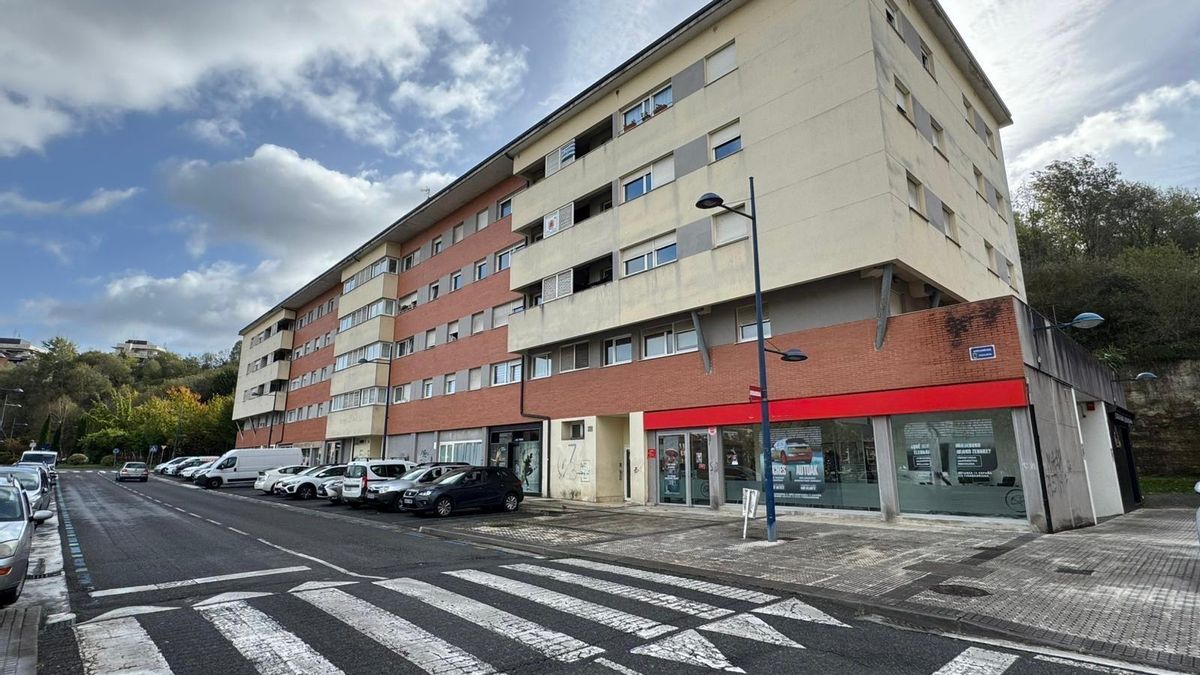 Una veintena de familias de localidades tensionadas de Gipuzkoa piden la prórroga automática de sus contratos de alquiler