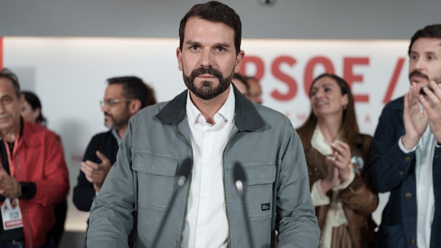 El nuevo secretario general del PSOE de Extremadura, Álvaro Sánchez Cotrina, interviene en la sede regional, a 11 de abril de 2026, en Mérida, Badajoz, Extremadura (España).