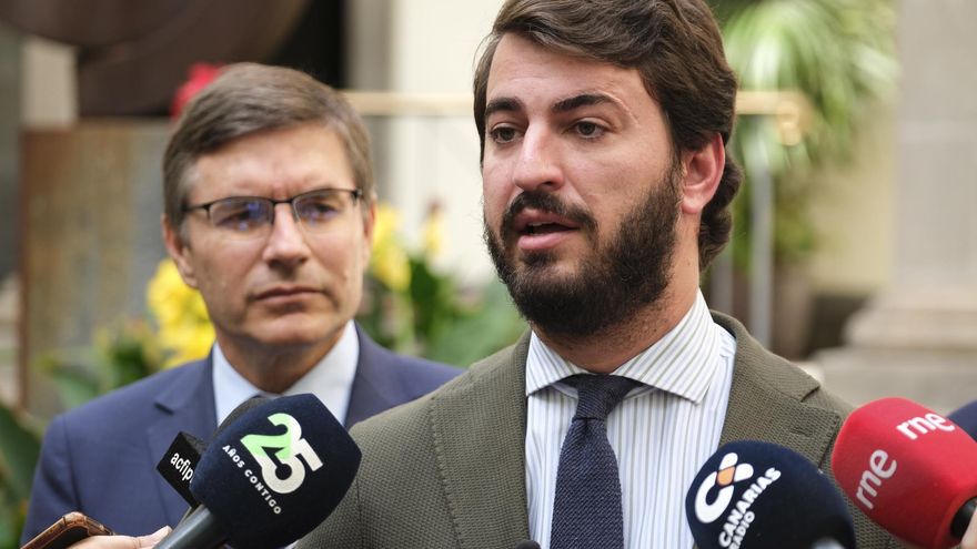 Portazo del Parlamento canario a la propuesta de Vox sobre los migrantes que llegan a las islas