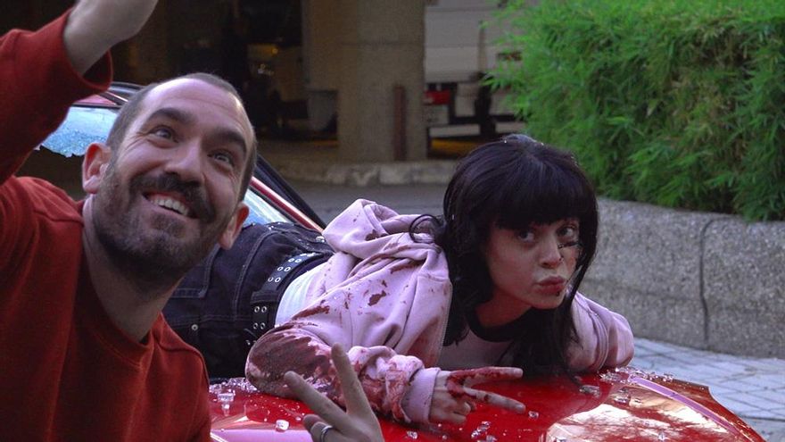 Jorge Ponce consagra su humor en 'Medina: El estafador de famosos', un 'true crime' que hace sátira del género