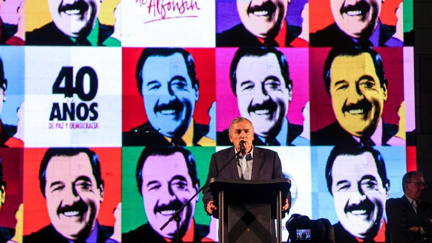 Morales contra Macri y Bullrich en el acto conmemorativo de Alfonsín: "No nos van a llevar por el camino de la negación de la dictadura"