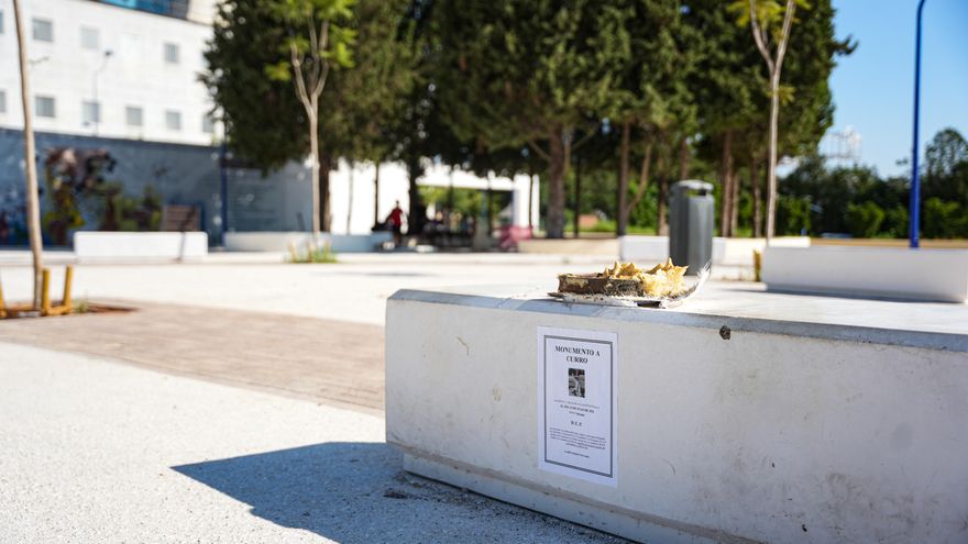 Curro desaparece de la Barqueta: roban la estatua de la mascota de la Expo 92 de Sevilla un mes después de colocarla