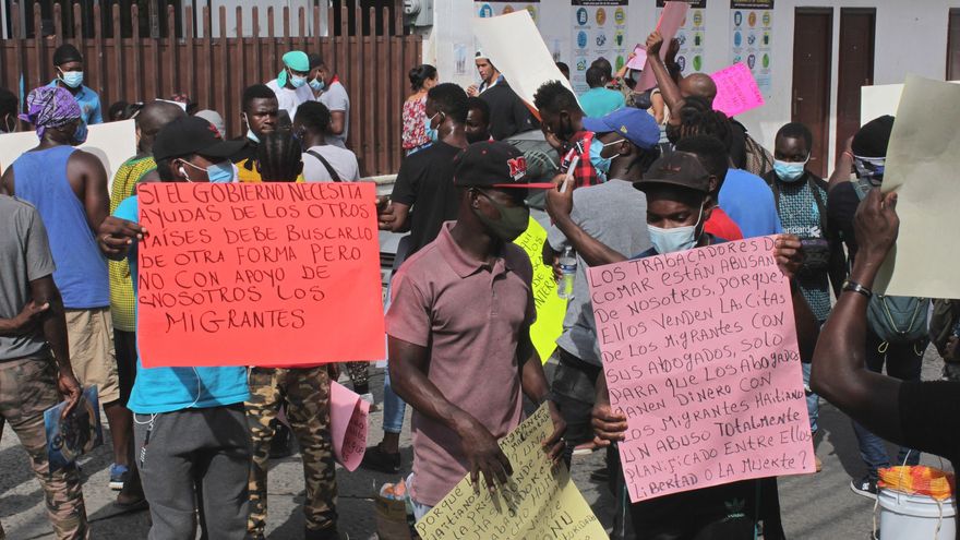 Haitianos marchan en el sur de México y piden agilizar trámites migratorios