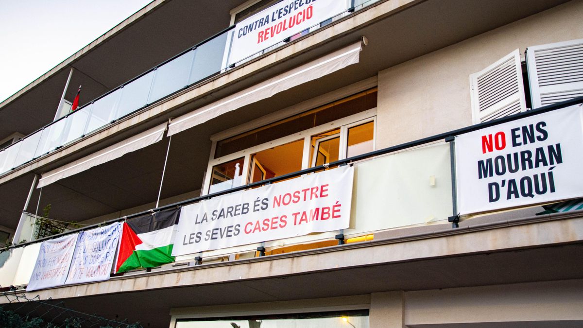 Els veïns reclamen a la SAREB que adquireixi l'immoble després de la fallida de l'empresa promotora