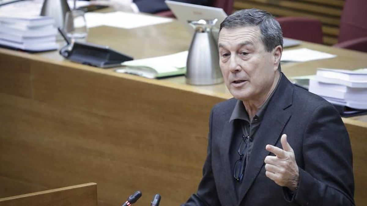 El conseller de Sanitat, Marciano Gómez, en una sessió de control de les Corts.