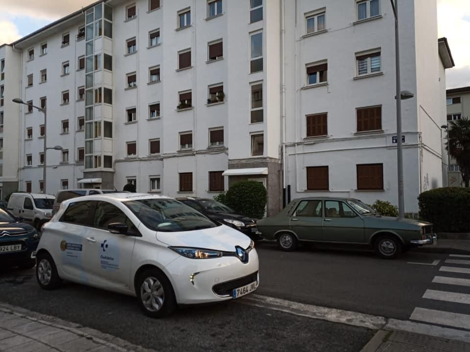Un coche de Osakidetza, en Arrasate-Mondragón