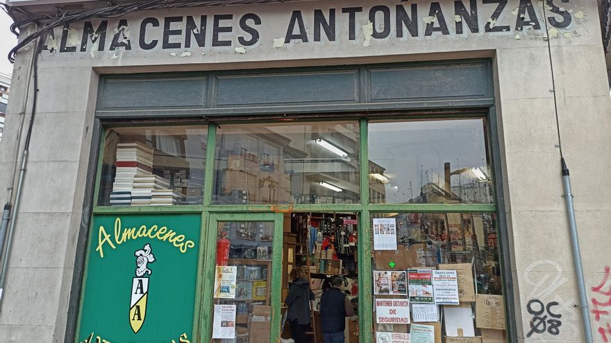 Entrada a los Almacenes Antoñanzas.