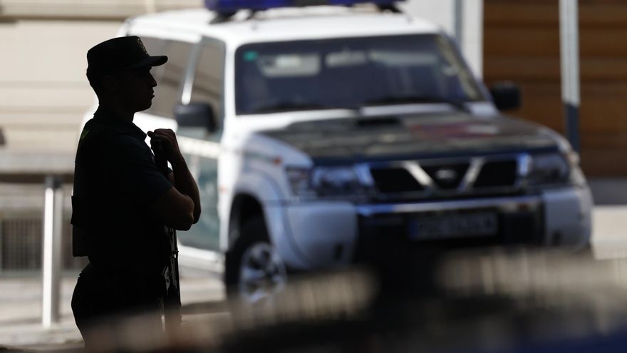 Primera denuncia de guardias civiles contra Leire Díez por tratar de socavar a la UCO