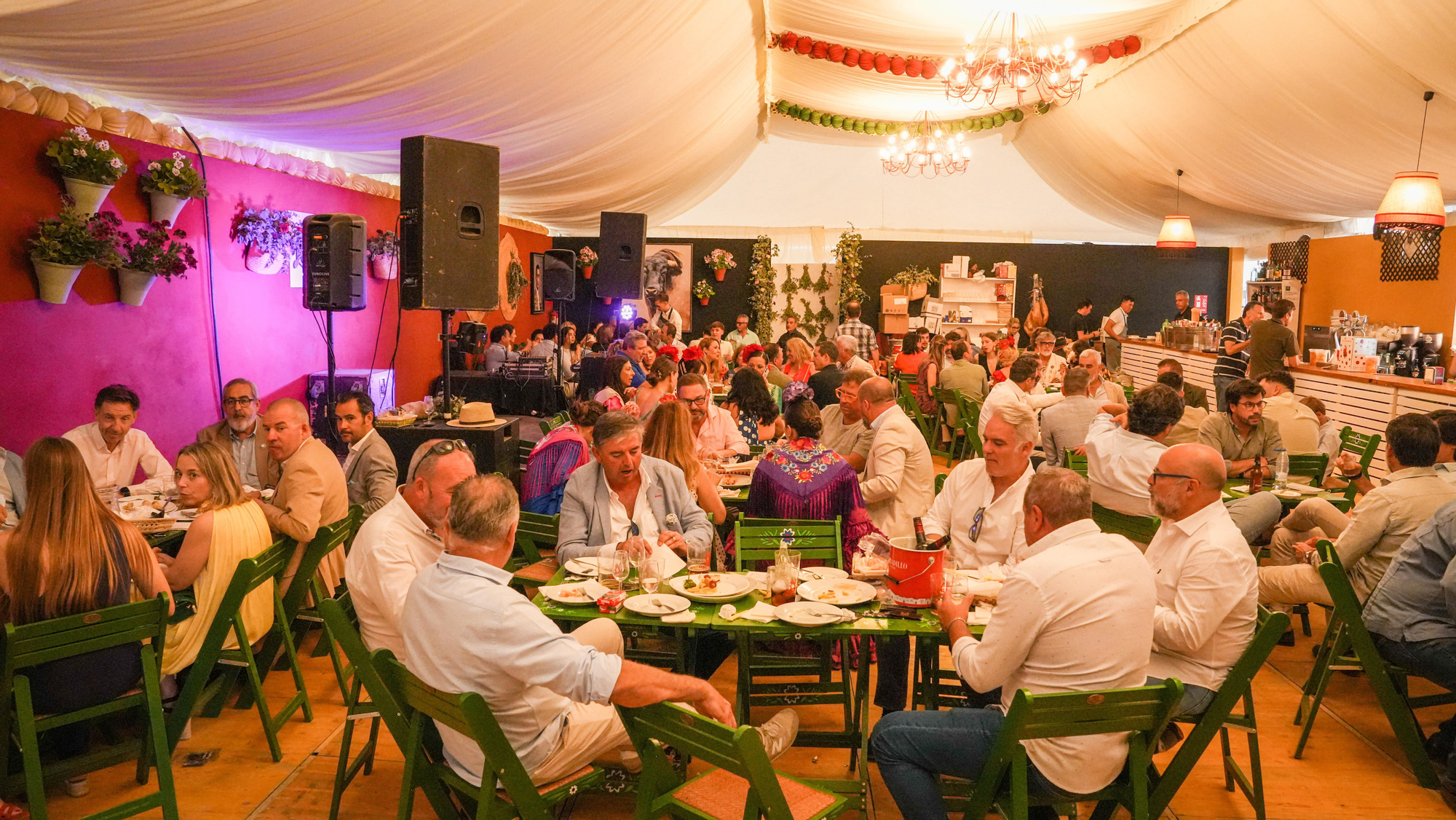 Comidas de empresas y amigos en la Feria de Córdoba