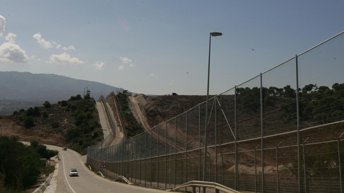 APDH, SOS Racismo y Andalucía Acoge rechazan las reiteradas devoluciones "ilegales" en las vallas de Ceuta y Melilla