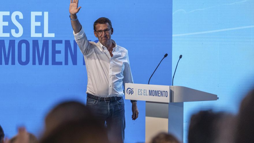 Feijóo insiste en "una mayoría para gobernar en solitario" y en hacerlo "sin bloques ni bloqueos"