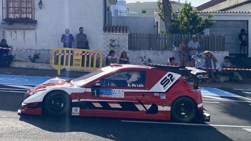 Entre las barquetas, Aníbal de Luis se llevó el premio al más rápido de la jornada en términos absolutos gracias a un crono de 3:49.554.