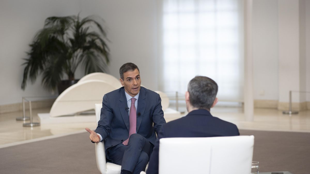 Un momento de la conversación de Pedro Sánchez con elDiario.es