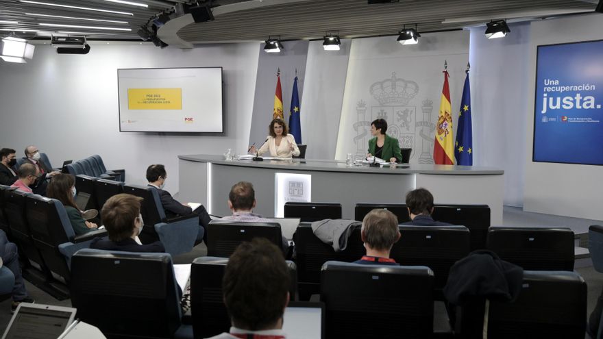 La ministra de Hacienda y Función Pública, Maria Jesús Montero y la ministra Portavoz, Isabel Rodríguez, comparecen en rueda de prensa posterior al Consejo de Ministros