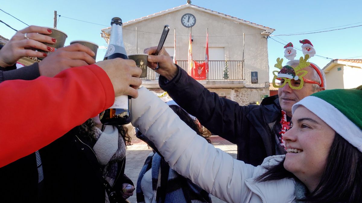 En esta localidad abulense no esperan a las campanadas de las doce de la noche