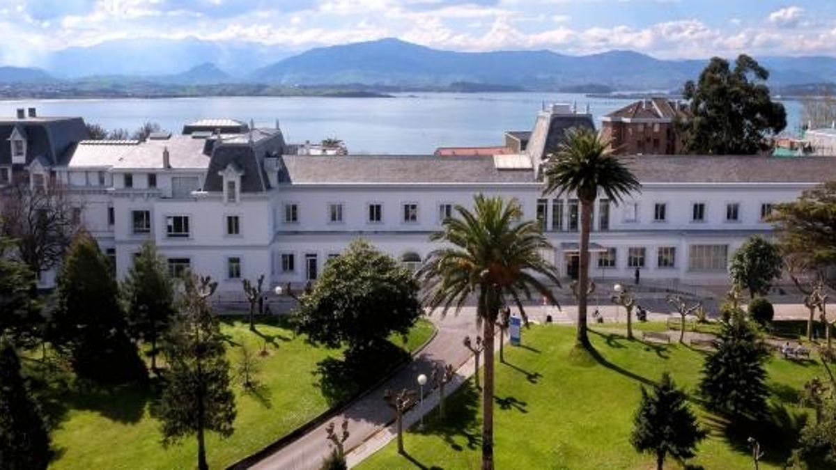 Cantabria privatiza servicios sanitarios con un hospital sin los aparatos, ni las camas, ni el personal exigido