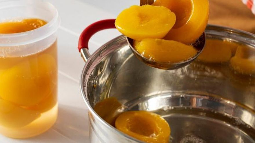 El ingrediente principal será el melocotón el almíbar 