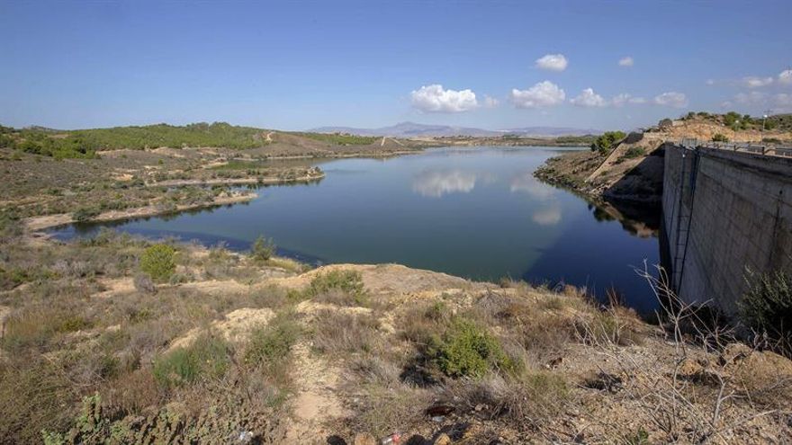 El otoño, cálido e insuficiente en lluvias para paliar la actual escasez de agua